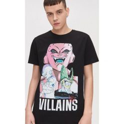 Koszulka Dragon Ball - Czarny. Czarne koszulki męskie Cropp, s, bez wzorów, bez kołnierzyka, bez rękawów. W wyprzedaży za 29,99 zł.