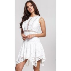 Biała Sukienka Pushful. Białe sukienki damskie Renee, na spotkanie biznesowe, m, bez wzorów, z koronki, eleganckie, bez kołnierzyka, bez rękawów, mini. Za 159,99 zł.