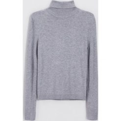Sweter basic z golfem - Jasny szary. Szare swetry damskie Cropp, s, bez wzorów, bez rękawów, bez kaptura. Za 59,99 zł.