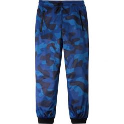 Spodnie sportowe funkcyjne, oddychające i szybko schnące bonprix niebieski wzorzysty. Niebieskie spodnie chłopięce bonprix, w paski, sportowe. Za 37,99 zł.