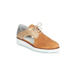 Derby Regard RIXULO V3 VEL CAMEL. Pomarańczowe półbuty damskie Regard, bez wzorów, bez obcasa, bez zapięcia. W wyprzedaży za 519,20 zł.