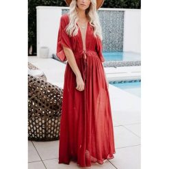 Tunika plażowa JIMENA RED. Czerwone tuniki plażowe damskie IVET, na plażę, bez wzorów, bez kołnierzyka, bez rękawów. W wyprzedaży za 69,00 zł.