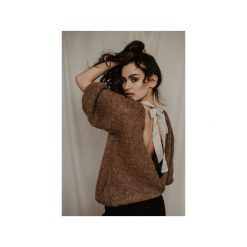 SWETER ROSALI BRĄZ. Pomarańczowe swetry damskie FINKE, na zimę, s, bez wzorów, z wełny, bez rękawów, bez kaptura. Za 489,00 zł.