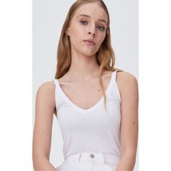 Gładk top - Biały. Białe topy damskie Sinsay, s, bez wzorów, bez kołnierzyka. Za 14,99 zł.