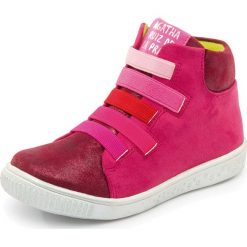 Sneakersy w kolorze bordowo-różowym. Różowe trampki dziewczęce Agatha Ruiz de la Prada, bez wzorów, z gumy, bez zapięcia. W wyprzedaży za 152,95 zł.