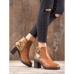 Botki na platformie snake print. Botki damskie SEASTAR, ze skóry ekologicznej, bez obcasa, na platformie, bez zapięcia. Za 129,90 zł.