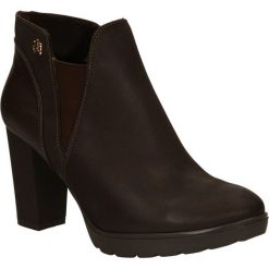 BOTKI KARINO 1075/015-F. Czarne botki damskie marki Karino, bez obcasa, bez zapięcia. Za 139,99 zł.