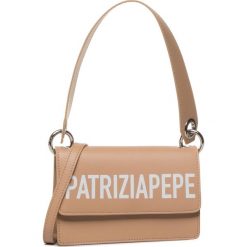 Torebka PATRIZIA PEPE - 2V9407/A6P8-B685 Pompei Beige. Brązowe torebki klasyczne damskie Patrizia Pepe, bez wzorów, ze skóry, klasyczne, bez dodatków. W wyprzedaży za 679,00 zł.