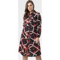 Granatowa Sukienka Peterson. Niebieskie sukienki damskie Born2be, xl, bez wzorów, eleganckie, z wykładanym kołnierzem, bez rękawów, długie, midi, rozkloszowane. Za 79,99 zł.