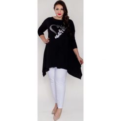 Czarna asymetryczna tunika aplikacje MODA XXL. Czarne bluzki damskie Moda Size Plus Iwanek, xxl, z aplikacjami, z elastanu, klasyczne, z klasycznym kołnierzykiem, plus size, bez rękawów. Za 129,00 zł.