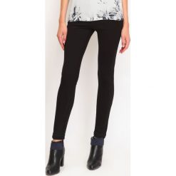 LEGGINSY DAMSKIE MATOWE GŁADKIE. Legginsy damskie Top Secret. W wyprzedaży za 49,99 zł.