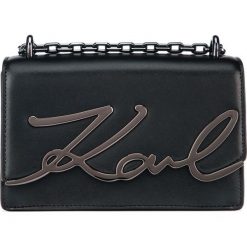 Karl Lagerfeld K/Signature Small Torebka Czarny. Czarne torebki klasyczne damskie KARL LAGERFELD, w paski, ze skóry, bez dodatków. Za 1294,95 zł.