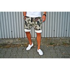 Button jeans short pants krótkie spodenki moro. Szare jeansy damskie Pakamera. Za 379,00 zł.