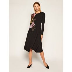 Sukienka codzienna Desigual Rose 20WWVK02. Czarne sukienki damskie Desigual, na co dzień, s, bez wzorów, bez kołnierzyka, bez rękawów, proste. Za 499,00 zł.