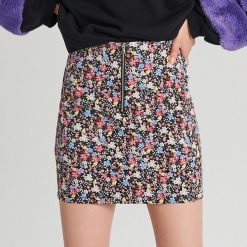 Spódnica mini z zamkiem - Czarny. Czarne spódniczki damskie Cropp, s, bez wzorów, mini. Za 49,99 zł.