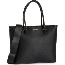 Torebka MONNARI - BAG8260-020 Black. Czarne torebki klasyczne damskie Monnari, bez wzorów, ze skóry ekologicznej, klasyczne, duże, bez dodatków. W wyprzedaży za 199,00 zł.
