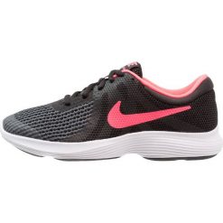 Nike Performance REVOLUTION Obuwie do biegania treningowe black/white/racer pink. Czarne buty sportowe dziewczęce Nike Performance, z materiału, do biegania. Za 189,00 zł.