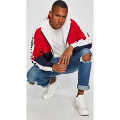 New Balance - Kurtka. Czerwone płaszcze męskie New Balance, s, bez wzorów, z poliesteru, krótkie, z kapturem. W wyprzedaży za 269,90 zł.
