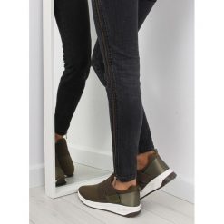 Obuwie sportowe damskie zielone NB151P ARMY GREEN. Zielone buty sportowe damskie obuwie damskie, z tkaniny. Za 68,28 zł.