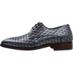 Floris van Bommel Oksfordki grey hexagon. Szare buty wizytowe męskie marki Floris van Bommel, bez wzorów, ze skóry, eleganckie, na sznurówki. W wyprzedaży za 629,85 zł.