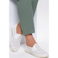 Białe Tenisówki Sick Of Waiting. Białe trampki i tenisówki damskie Renee, bez wzorów, bez zapięcia. Za 39,99 zł.