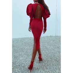 Sukienka RAFAELA RED. Czerwone sukienki damskie IVET, s, bez wzorów, eleganckie, z dekoltem na plecach, z krótkim rękawem, krótkie, mini. W wyprzedaży za 119,00 zł.