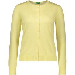 Kardigan w kolorze żółtym. Żółte kardigany damskie Benetton, xs, bez wzorów, bez rękawów, bez kaptura. W wyprzedaży za 52,95 zł.