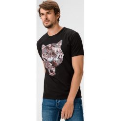 Philipp Plein Sport Tiger Koszulka Czarny. Czarne podkoszulki męskie Philipp Plein Sport, l, z nadrukiem, z elastanu, bez kołnierzyka, z krótkim rękawem, krótkie. Za 698,95 zł.