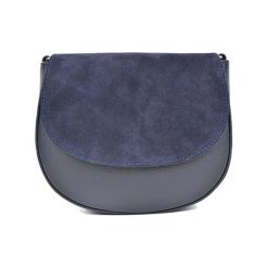 Torebka w kolorze granatowym - (S)22,5 x (W)19 x (G)8 cm. Niebieskie torebki klasyczne damskie Bestsellers bags, w paski, z materiału. W wyprzedaży za 199,95 zł.