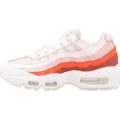 Nike Sportswear AIR MAX 95 Sneakersy niskie barely rose/coral stardust/vintage coral/mars stone/summit white. Różowe trampki i tenisówki damskie Nike Sportswear, bez wzorów, ze skóry, bez zapięcia. Za 669,00 zł.