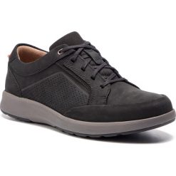 Sneakersy CLARKS - Un Trail Form 261409787 Black Nubuck. Czarne sneakersy męskie Clarks, na co dzień, bez wzorów, ze skóry ekologicznej, eleganckie, bez zapięcia. Za 389,00 zł.