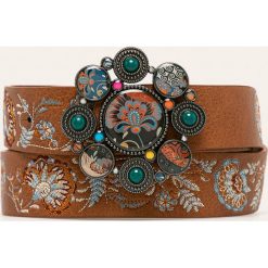 Desigual - Pasek. Czarne paski damskie Desigual, w paski, ze skóry ekologicznej. W wyprzedaży za 159,90 zł.