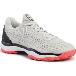 Buty NIKE - Air Zoom Cage 3 Cly 918192 009 Light Bone/Light Bone/Black. Brązowe buty sportowe męskie Nike, z tworzywa sztucznego, bez zapięcia, tenisowe. W wyprzedaży za 439,00 zł.