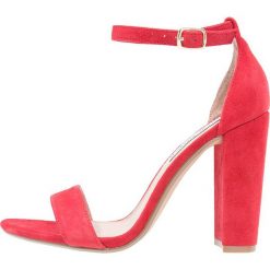Steve Madden CARRSON Sandały na obcasie red. Czerwone sandały damskie Steve Madden, z materiału, na obcasie. Za 419,00 zł.