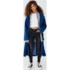 Jeansy skinny fit ze średnim stanem. Szare jeansy damskie skinny marki Pull&Bear, z jeansu. Za 69,90 zł.