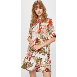 Vero Moda - Sukienka. Białe sukienki damskie Vero Moda, na co dzień, s, w kwiaty, z poliesteru, casualowe, bez kołnierzyka, z krótkim rękawem, krótkie, mini, rozkloszowane. W wyprzedaży za 119,90 zł.