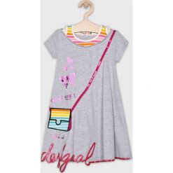 Desigual - Sukienka dziecięca 104-164 cm. Szare sukienki dziewczęce Desigual, z nadrukiem, z bawełny, casualowe, z krótkim rękawem, krótkie, mini, rozkloszowane. W wyprzedaży za 139,90 zł.