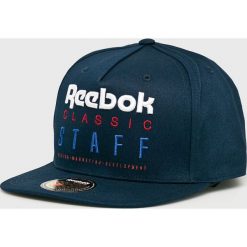 Reebok Classic - Czapka. Niebieskie czapki męskie Reebok Classic, bez wzorów, z bawełny. W wyprzedaży za 69,90 zł.