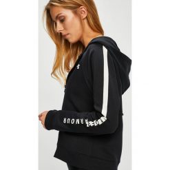 Under Armour - Bluza Rival Fleece. Czarne bluzy damskie Under Armour, s, bez wzorów, z bawełny, bez rękawów, z kapturem. W wyprzedaży za 199,90 zł.
