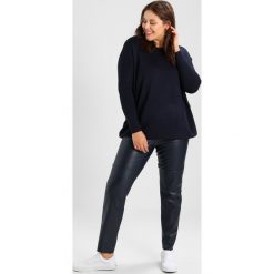 Swetry klasyczne damskie: Zizzi OCARRIE Sweter night sky