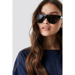 NA-KD Accessories Flat Top Sunglasses - Black. Czarne topy damskie marki NA-KD Accessories, z nadrukiem, bez kołnierzyka. Za 80,95 zł.