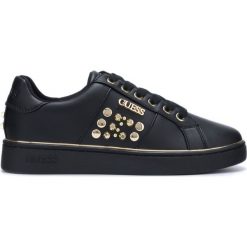 Guess Brandia Tenisówki Czarny. Czarne trampki i tenisówki damskie Guess, z aplikacjami, z materiału, bez zapięcia. Za 486,95 zł.