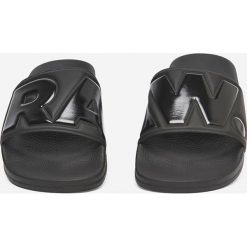 G-Star Raw - Klapki. Czarne klapki damskie marki G-Star RAW, bez wzorów, z gumy, bez obcasa, na płaskiej podeszwie. Za 179,90 zł.