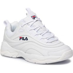 Sneakersy FILA - Ray Low 1010562.1FG White. Białe półbuty damskie Fila, ze skóry ekologicznej. W wyprzedaży za 249,00 zł.