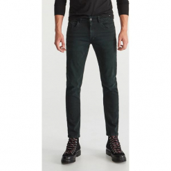 Jeansy slim fit - Zielony. Zielone jeansy męskie regular Reserved. Za 129,99 zł.