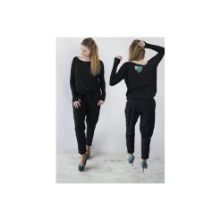 BLUZKA LOVE OVERSIZE CZARNA. Czarne bluzki damskie marki Meleksima, s, bez wzorów, z wiskozy, bez kołnierzyka, bez rękawów. Za 95,99 zł.