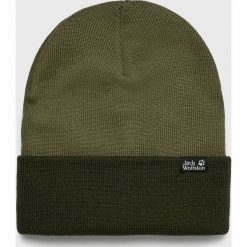Jack Wolfskin - Czapka. Zielone czapki męskie marki Jack Wolfskin, na zimę, bez wzorów, z dzianiny. W wyprzedaży za 39,90 zł.