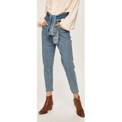Answear - Jeansy. Niebieskie jeansy damskie ANSWEAR, s, z podwyższonym stanem. W wyprzedaży za 119,90 zł.