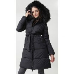 Czarna Kurtka Opeeco. Czarne kurtki damskie Born2be, na zimę, xl, w paski, z tkaniny, eleganckie, długie, bez kaptura. Za 269,99 zł.