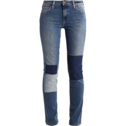 Lee ELLY Jeans Skinny Fit destroyed denim. Szare jeansy damskie marki Lee, z bawełny. W wyprzedaży za 157,05 zł.